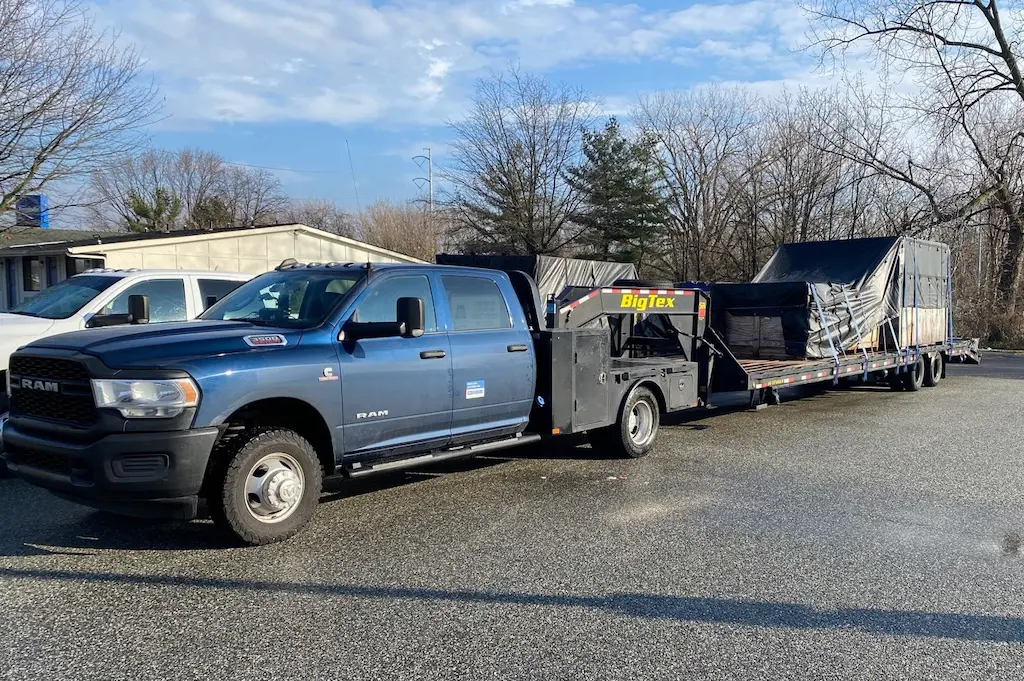 67a67aab46c39b16ffe65d97_hotshot transportation